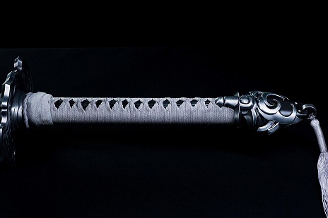 画像ギャラリー No.009のサムネイル画像 / 「NieR:Automata」2Bの剣「白の契約」を再現したスマート・トイ,予約受付を本日開始。斬撃音や2Bのセリフも楽しめる