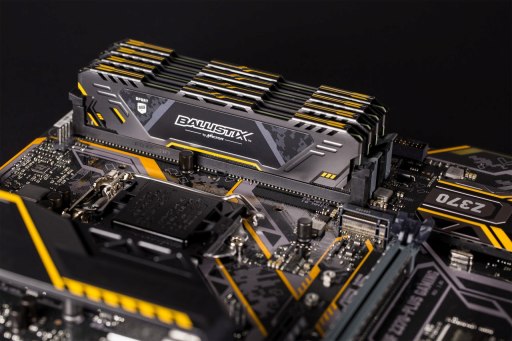 ASUSTUF GamingȥܤޡDDR4⥸塼Ballistix Sport ATפȯ