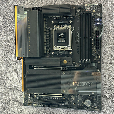 画像ギャラリー No.004のサムネイル画像 / Radeon RX 9060 XT搭載カードや光らないマザーボードなど,ASRockブースの注目製品をチェック