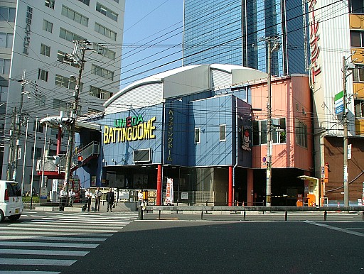 画像ギャラリー No.005のサムネイル画像 / 体験型野球アミューズメントマシン「レジェンドピッチング」が大阪の梅田バッティングドームで稼働開始