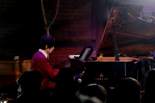 画像ギャラリー No.023のサムネイル画像 / ESバンドの熱い演奏! 阿座上洋平さん&豊島修平さんもゲストで登場! 「あんスタ!!」名曲をバンド生演奏で届ける「ENSEMBLE STARS!! BAND LIVE」レポート