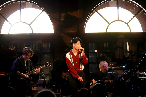 画像ギャラリー No.024のサムネイル画像 / ESバンドの熱い演奏! 阿座上洋平さん&豊島修平さんもゲストで登場! 「あんスタ!!」名曲をバンド生演奏で届ける「ENSEMBLE STARS!! BAND LIVE」レポート