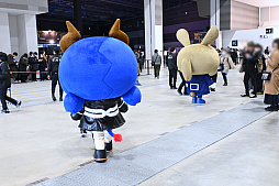 ���������꡼ No.031�Υ���ͥ������ / �֥������ʥ��ġ�6��ǯ��ǰ���٥�ȥ�ݡ�����ε���Х롼��ϥܥ�Ũ�Υ��������ƥ�����Ϥ�Ƹ�����������ޤ�Ÿ��