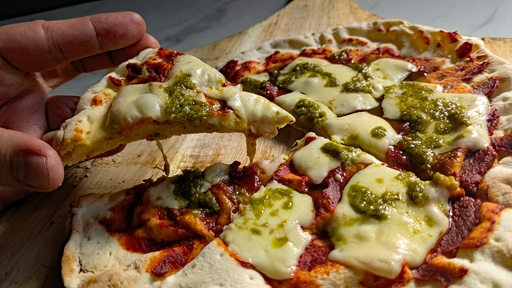 画像ギャラリー No.006のサムネイル画像 / 「Among us」の宇宙船内で食べられているピザを再現。俺のコラボカフェ:Menu 075