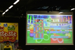 画像ギャラリー No.022のサムネイル画像 / 「ぷよぷよ」を遊びながらプログラムが学べる。夏休みの小学生向けに行われたプログラミング講座をレポート