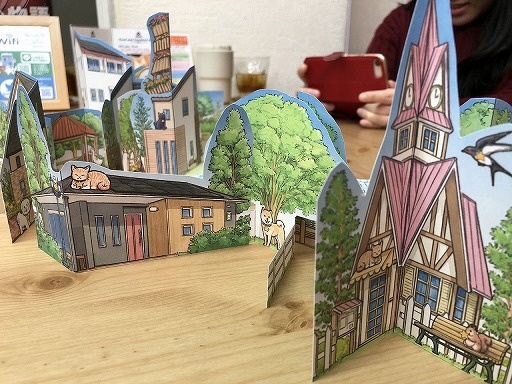 ���������꡼ No.002�Υ���ͥ������ / �����ǥ�������ƥ�����޺��ʡ֥ե��ȥॺ�פ�6���ܤ�ȯ�䡣��ä����򥹥ޥۤǻ��Ƥ��붨�ϥ�����