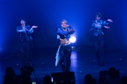 画像ギャラリー No.021のサムネイル画像 / 「ブラスタ」6周年記念「BLACK PARTY」レポート。まさにスターレスのショーそのもの! 極上の歌と芝居とパフォーマンスで彩った2日間