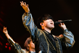 画像ギャラリー No.024のサムネイル画像 / 「ブラスタ」6周年記念「BLACK PARTY」レポート。まさにスターレスのショーそのもの! 極上の歌と芝居とパフォーマンスで彩った2日間