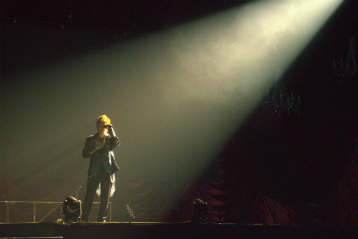 画像ギャラリー No.042のサムネイル画像 / 「ブラスタ」6周年記念「BLACK PARTY」レポート。まさにスターレスのショーそのもの! 極上の歌と芝居とパフォーマンスで彩った2日間