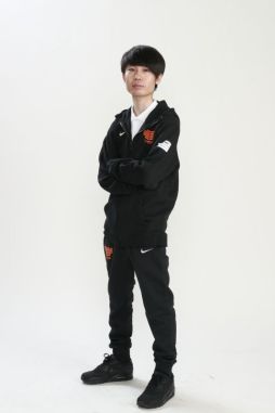 ���������꡼ No.001�Υ���ͥ������ / YOSHIMOTO Gaming��°���Ǥ����꤬��eFootball �����˥󥰥���֥� 2020�פ��������ǽ�ͥ��