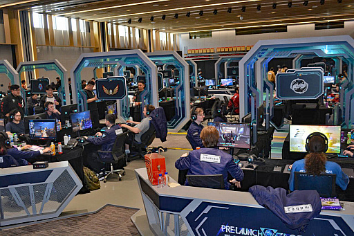 ���������꡼ No.003�Υ���ͥ������ / �Υ��󥿥ӥ塼�ϥᥫ���������STG��Mecha BREAK�ס����������ӥ����3�����3���Υڡ����ǿ������о졣�ե����奢�䥢�˥���Ѷ�Ū��Ÿ��