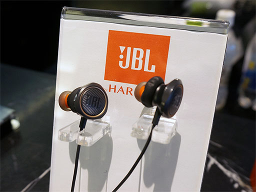 ǹ3200ߤJBLޡեJBL Quantum 50פȯ