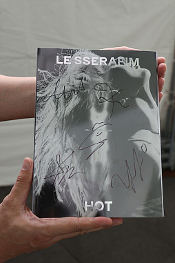 画像ギャラリー No.012のサムネイル画像 / LE SSERAFIMの新曲「DIFFERENT」を体験できる。さいたまスーパーアリーナのライブ会場に「Rhythm Hive」プレイゾーンを3日間限定展開