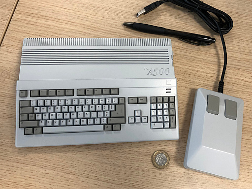 ȥС Order 79Amigaλ夬Ƥ롣1993 ʥɡפȯ䤵줿The A500 Miniפȯ