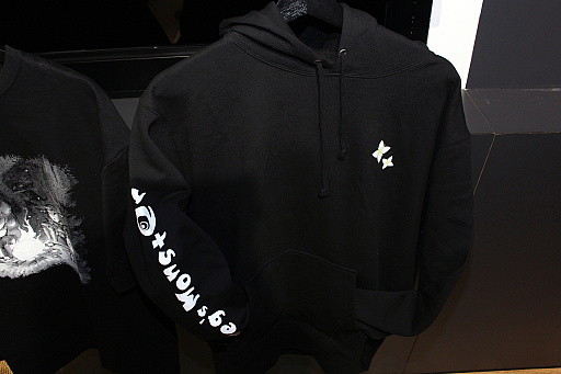 画像ギャラリー No.003のサムネイル画像 / 「メグとばけもの」POP UP SHOP内覧会レポート。池袋PARCO本館に“魔界のお祭り会場”が! イベント用の描き下ろしイラストのグッズも多数