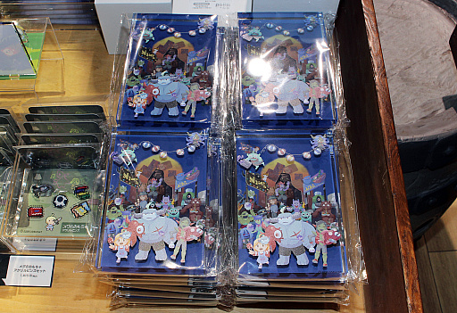 画像ギャラリー No.009のサムネイル画像 / 「メグとばけもの」POP UP SHOP内覧会レポート。池袋PARCO本館に“魔界のお祭り会場”が! イベント用の描き下ろしイラストのグッズも多数