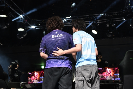 ���������꡼ No.013�Υ���ͥ������ / �֥��ץ��󥫥å�11�׷辡����ݡ��ȡ������꤬����ο���Blaz������Ǥ��ݤ����֥��ȥ꡼�ȥե�������6�������Ƕ��κ¤˵���