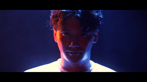 画像ギャラリー No.003のサムネイル画像 / “実直”のYAS選手,プロeスポーツチーム「REJECT」加入へ。発表PVではウメハラ選手からハチマキを渡されるシーンも