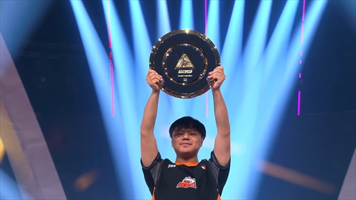 画像ギャラリー No.003のサムネイル画像 / 「Esports World Cup 2025」のスト6部門優勝はXiaohai(シャオハイ)選手。昨年のEsports World Cup覇者が連覇という偉業を成し遂げる