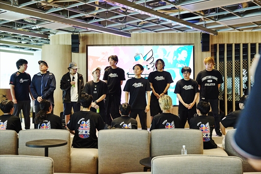 画像ギャラリー No.003のサムネイル画像 / 「ストリートファイター6」のプロゲーマーが講師となり,次世代を担う生徒を導く。「Red Bull 283 Academy」合宿レポート