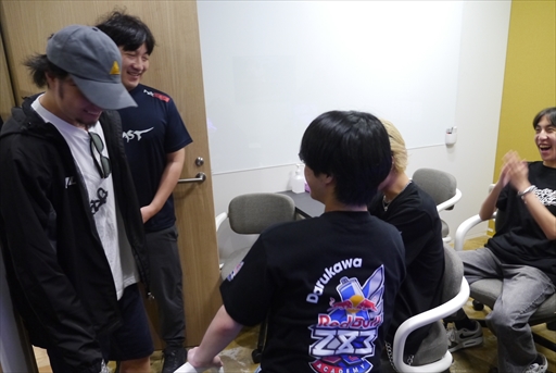 画像ギャラリー No.011のサムネイル画像 / 「ストリートファイター6」のプロゲーマーが講師となり,次世代を担う生徒を導く。「Red Bull 283 Academy」合宿レポート