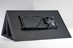 ̿ǸGeForce RTX 4070 SUPER Founders Editionסߥɥϥϡ¸RTX 4070 FEȤۤƱ