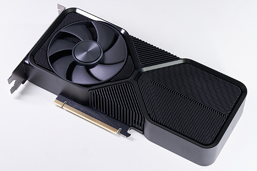 ̿ǸGeForce RTX 4070 SUPER Founders Editionסߥɥϥϡ¸RTX 4070 FEȤۤƱ