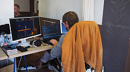 ꡼ No.004Υͥ / Υ󥿥ӥ塼ϥᥬɥ鿷֥ƥܥ륰ΰפϼ곫ȯԤĩˤäƺ줿2ͤΥե󥹿ͤ120Mbit೫ȯ΢¦ʹ