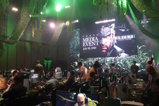 ���������꡼ No.003�Υ���ͥ������ / �Υץ쥤��ݡϡ�METAL GEAR SOLID ��: SNAKE EATER�פ�����������ե��å����ȿ����ʥץ쥤��������ˤ�ꡤ���꡼���λϤޤ������