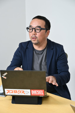 ���������꡼ No.018�Υ���ͥ������ / �Υ��󥿥ӥ塼�ϡֳ� ���������פ������ȥХȥ�ο�������ڤ��󤯡��ץ��ǥ塼�����������ٹ��᤬������沈����ؤΤ������