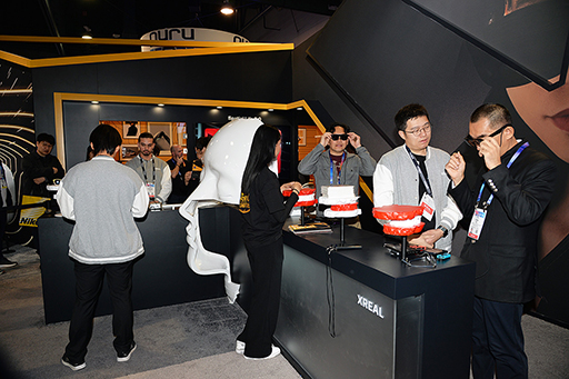 ���������꡼ No.004�Υ���ͥ������ / ���󥰥饹���ǥ����ץ쥤��XREAL One�פ��XREAL Air 2 Ultra�פ�Ȥä��θ���Ÿ������Ϫ����XREAL