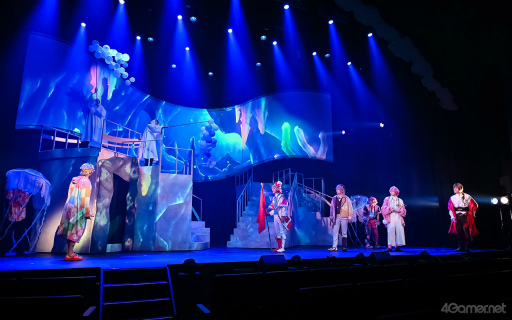 画像ギャラリー No.006のサムネイル画像 / 赤の大陸を彩る全17曲とマジックのような演出。「ミュージカル『フラガリアメモリーズ』〜純真の結い目〜」ゲネプロレポート