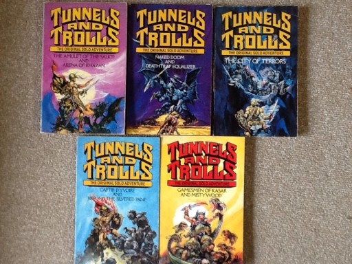 画像ギャラリー No.003のサムネイル画像 / 「火吹山」の上陸と,その衝撃。日本におけるゲームブックの受容史を繙く短期連載「『ファイティング・ファンタジー』とその時代」第1回を掲載