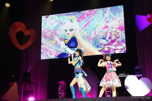 画像ギャラリー No.001のサムネイル画像 / 総勢30名のアイドルが夢の共演! 「ひみつのアイプリ×プリパラ」パワフル&ハートフルなライブをレポート