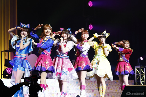 画像ギャラリー No.025のサムネイル画像 / 総勢30名のアイドルが夢の共演! 「ひみつのアイプリ×プリパラ」パワフル&ハートフルなライブをレポート