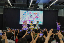 画像ギャラリー No.047のサムネイル画像 / 2m超の特大ムギちゃんやステージイベントで大盛り上がり! 「アイプリワールド2025」をレポート