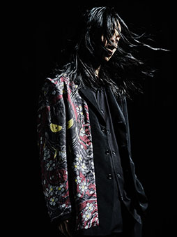 ���������꡼ No.003�Υ���ͥ������ / ��WILDSIDE YOHJI YAMAMOTO�ס�ζ��ǡ�����������ȤΥ������2�Ƥ�4��23����ȯ�䡣���㥱�åȤȥ���Ĥη�6����饤��ʥå�