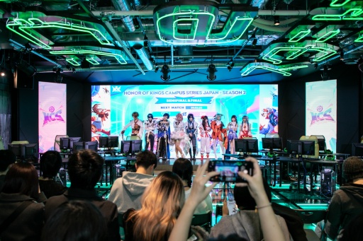 画像ギャラリー No.010のサムネイル画像 / 2億6000万人が遊んでいるMOBA「Honor of Kings」メディア体験会に参加してきた。さまざまな要素を駆使して戦う試合は,まさしくeスポーツ