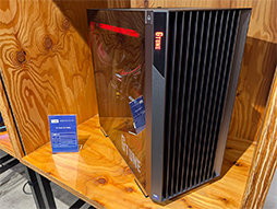 画像ギャラリー No.022のサムネイル画像 / 「Core Ultra 200S」シリーズの性能を引き出すIntel 200S Boostに注目。インテル社長がモンハンに挑戦したイベントをレポート