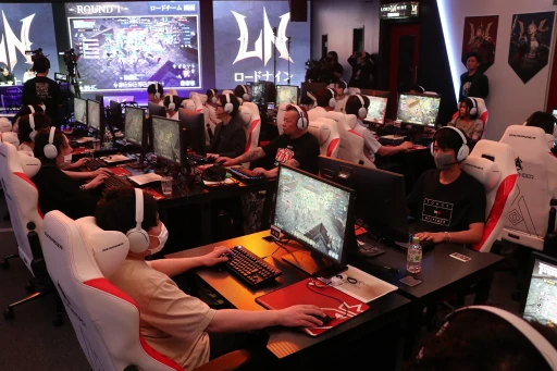 ���������꡼ No.038�Υ���ͥ������ / 7��31�������ӥ����Ϥ�MMORPG�֥����ɥʥ���׿���ȯɽ���ݡ��ȡ���ȯ�ȱ��ĤΥ����ޥ󤿤������ܺ�γ��פ䱿�����ˤ��ä�