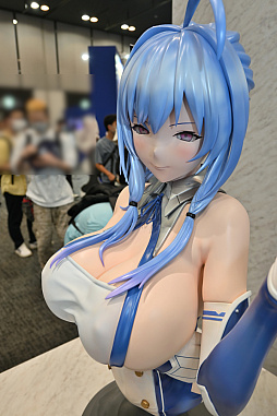 画像ギャラリー No.020のサムネイル画像 / 抱き枕(カバー)は質のいい睡眠にもつながる? 「VVプリズム」に登場する“ななみ”のものを購入してみた(「買い物Surfer」第26回)