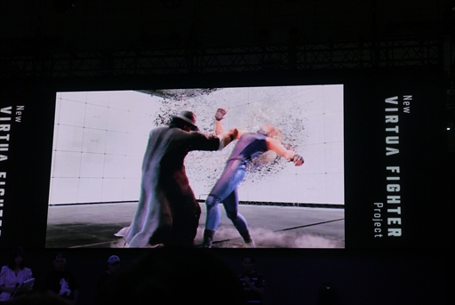 ���������꡼ No.010�Υ���ͥ������ / �Υ��󥿥ӥ塼�ϡ�New VIRTUA FIGHTER��Project��ʬ����䤹����Ż뤷�������ƥफ�饰��ե��å����ޤǤ��������̤���ꥢ��ƥ����ɵ᤹���TGS2025��