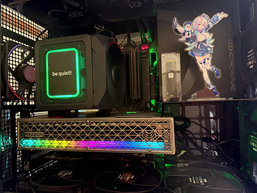 画像ギャラリー No.017のサムネイル画像 / Sapphireのグラフィックスカード「NITRO+ RX 9070 XT」を購入して,散財の神Lisa Suと「12V-2×6」地獄の入口で握手した