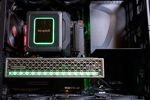 画像ギャラリー No.029のサムネイル画像 / Sapphireのグラフィックスカード「NITRO+ RX 9070 XT」を購入して,散財の神Lisa Suと「12V-2×6」地獄の入口で握手した