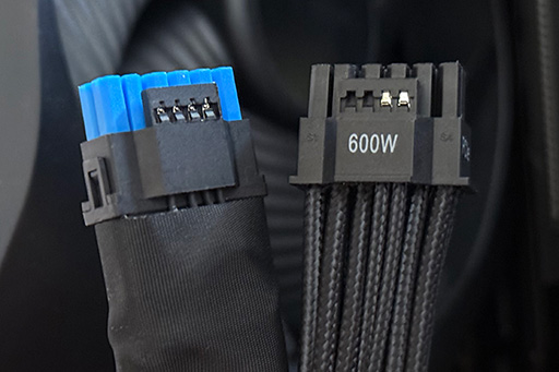 画像ギャラリー No.035のサムネイル画像 / Sapphireのグラフィックスカード「NITRO+ RX 9070 XT」を購入して,散財の神Lisa Suと「12V-2×6」地獄の入口で握手した