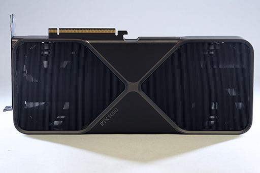 ���������꡼ No.014�Υ���ͥ������ / �̿��Ǹ����GeForce RTX 5090 Founders Edition�ס��¿�����ѹ�¤�κ��Ѥ�2�����åȤθ��ߤ�¸�����������GeForce