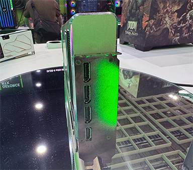 画像ギャラリー No.008のサムネイル画像 / 2スロットサイズでGeForce RTX 5090を搭載したグラフィックスカードのコンセプトモデルをPalitブースで展示