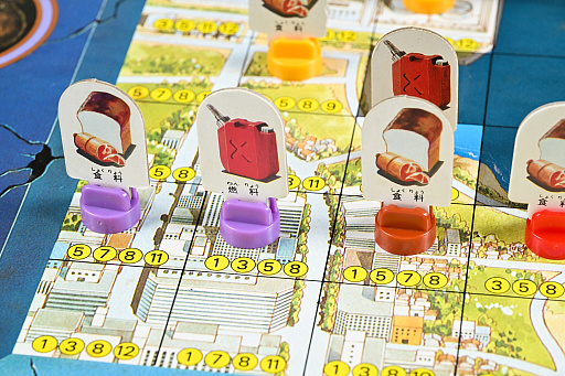 画像ギャラリー No.008のサムネイル画像 / “起こるかもしれない”が現実に。「21世紀大予言ゲーム」を今プレイすると,無邪気には楽しめない!? 昭和・平成レトロボードゲーム大百科 第5回