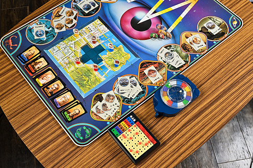 画像ギャラリー No.011のサムネイル画像 / “起こるかもしれない”が現実に。「21世紀大予言ゲーム」を今プレイすると,無邪気には楽しめない!? 昭和・平成レトロボードゲーム大百科 第5回