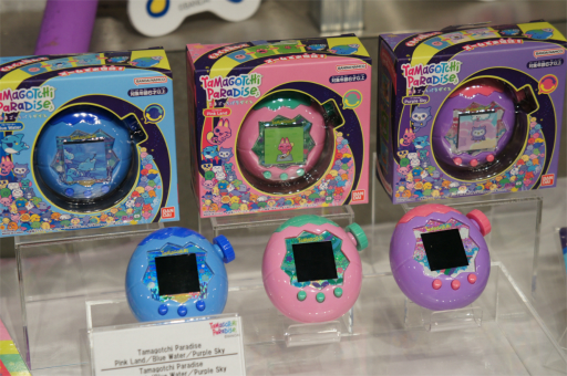 画像ギャラリー No.009のサムネイル画像 / たまごっちシリーズ最新作「Tamagotchi Paradise」は,お世話の視点を切り替えられる“ズーム機能”を搭載。開発背景などが語られた発表会をレポート